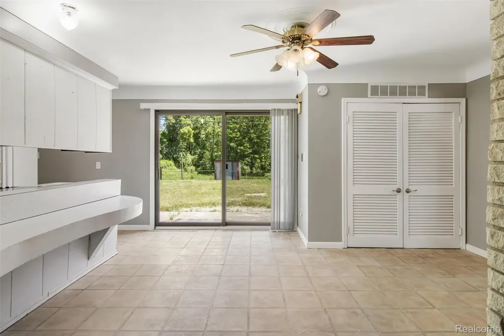 51056 Fairlane Drive Shelby Charter Township MI 48316