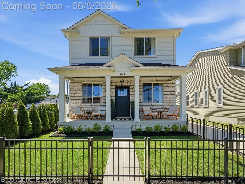1112 Bennaville Avenue Birmingham City MI 48009