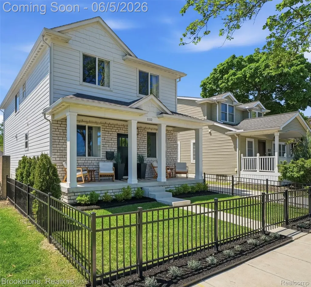 1112 Bennaville Avenue Birmingham City MI 48009