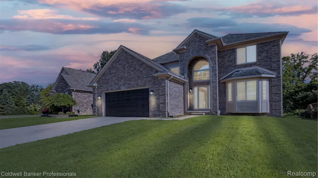 22262 Brywood Court Clinton Charter Township MI 48036