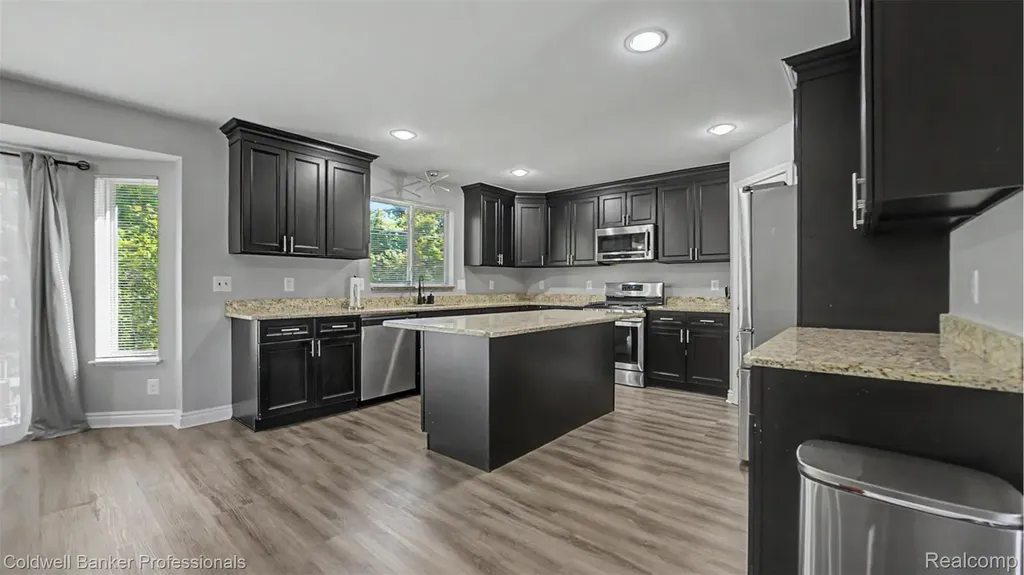22262 Brywood Court Clinton Charter Township MI 48036