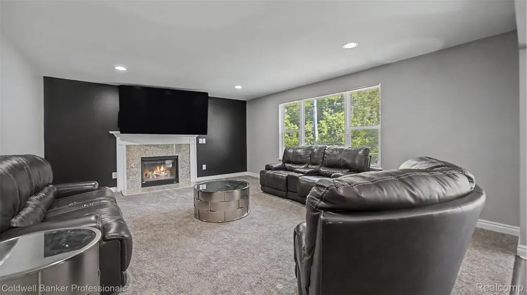 22262 Brywood Court Clinton Charter Township MI 48036