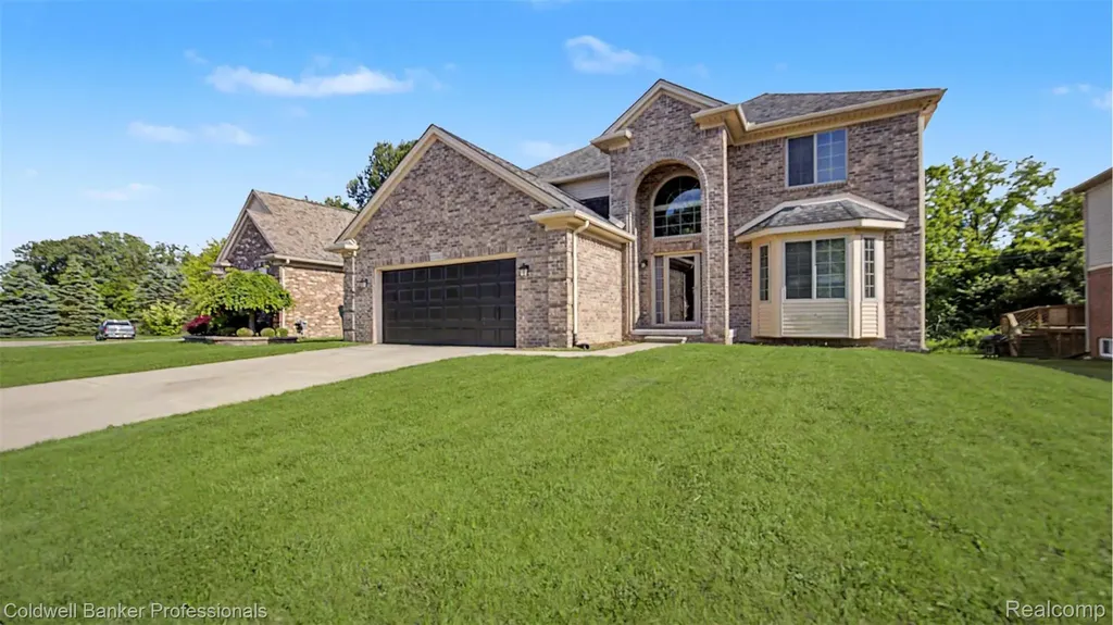 22262 Brywood Court Clinton Charter Township MI 48036