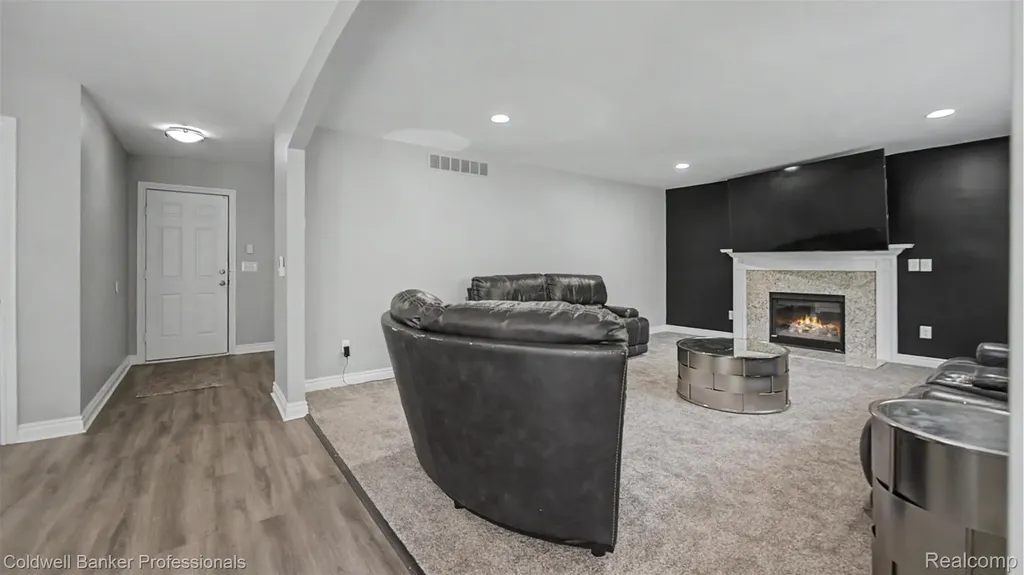 22262 Brywood Court Clinton Charter Township MI 48036