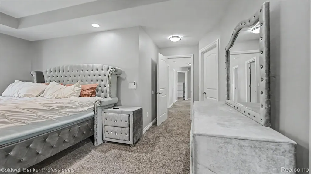 22262 Brywood Court Clinton Charter Township MI 48036