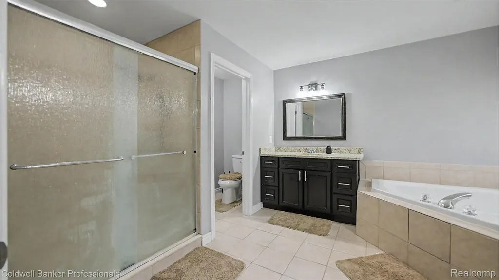 22262 Brywood Court Clinton Charter Township MI 48036