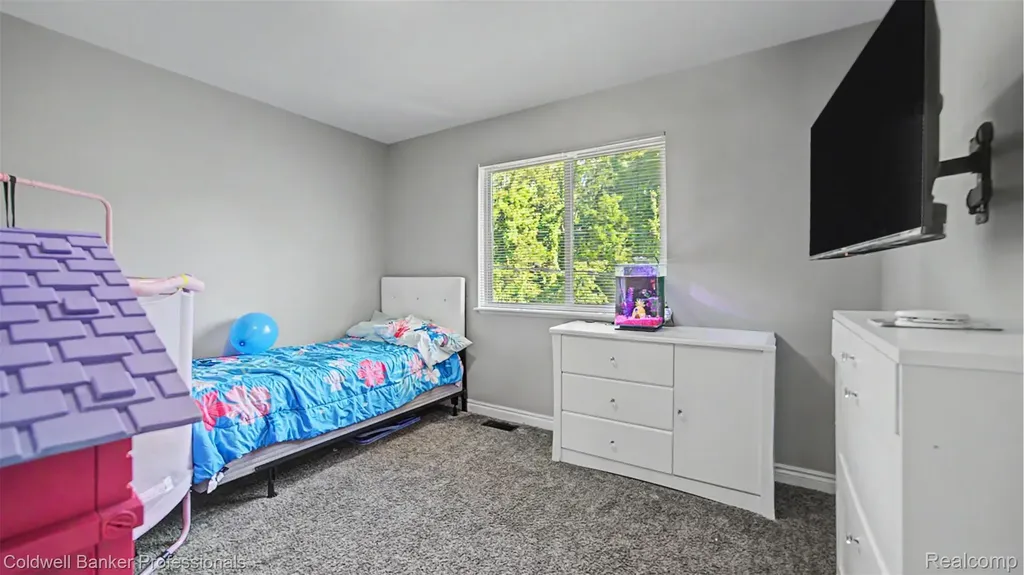22262 Brywood Court Clinton Charter Township MI 48036