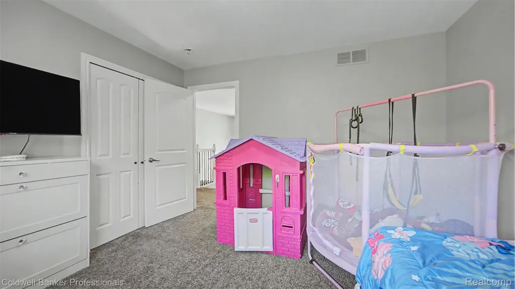22262 Brywood Court Clinton Charter Township MI 48036