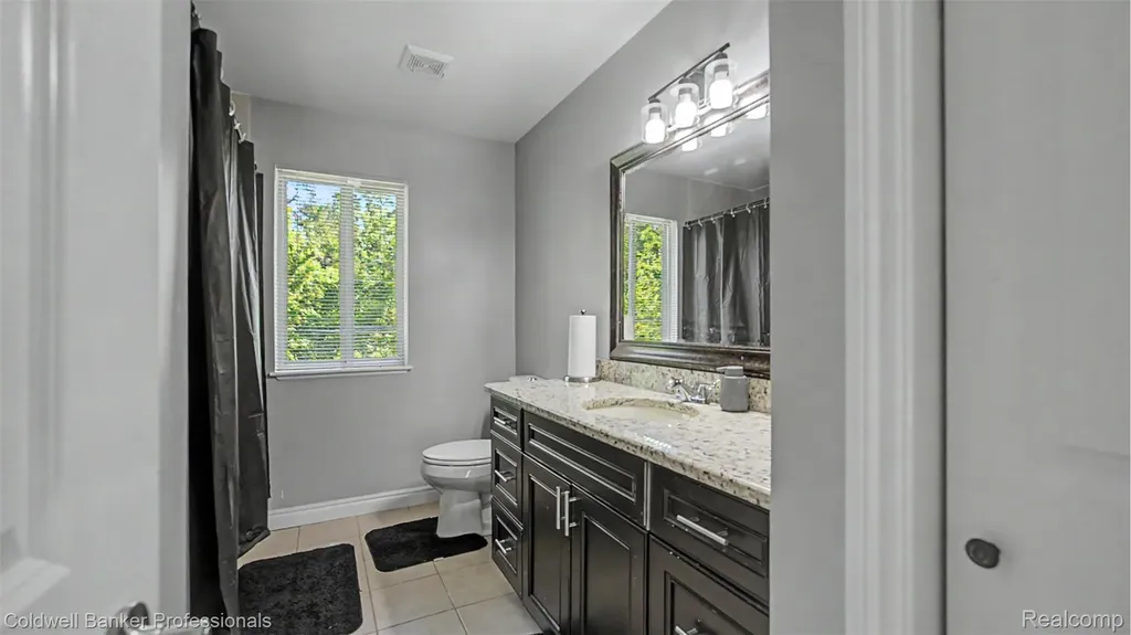 22262 Brywood Court Clinton Charter Township MI 48036