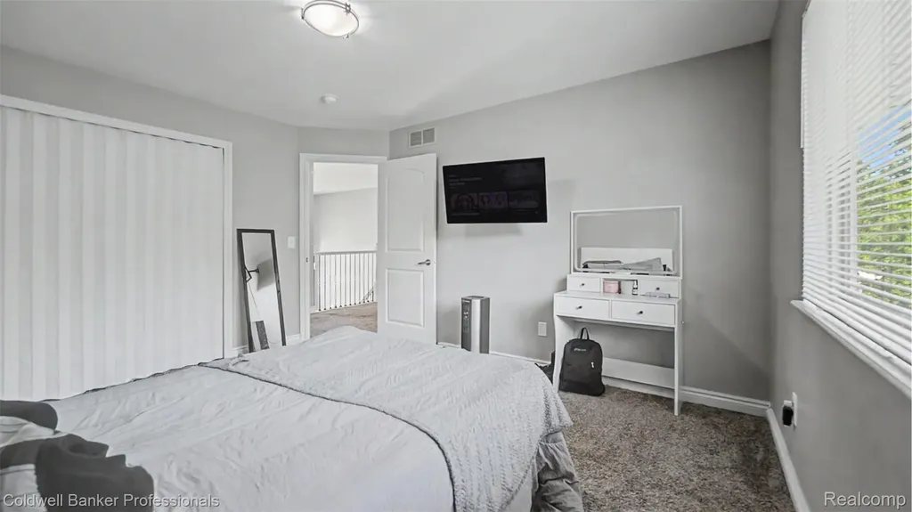 22262 Brywood Court Clinton Charter Township MI 48036