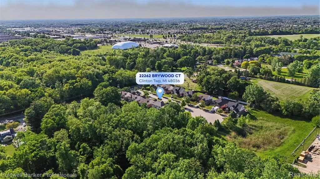 22262 Brywood Court Clinton Charter Township MI 48036