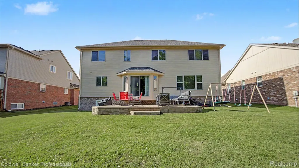 22262 Brywood Court Clinton Charter Township MI 48036