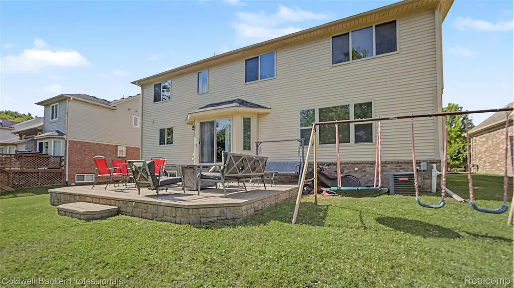 22262 Brywood Court Clinton Charter Township MI 48036