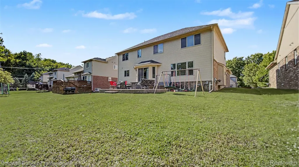 22262 Brywood Court Clinton Charter Township MI 48036