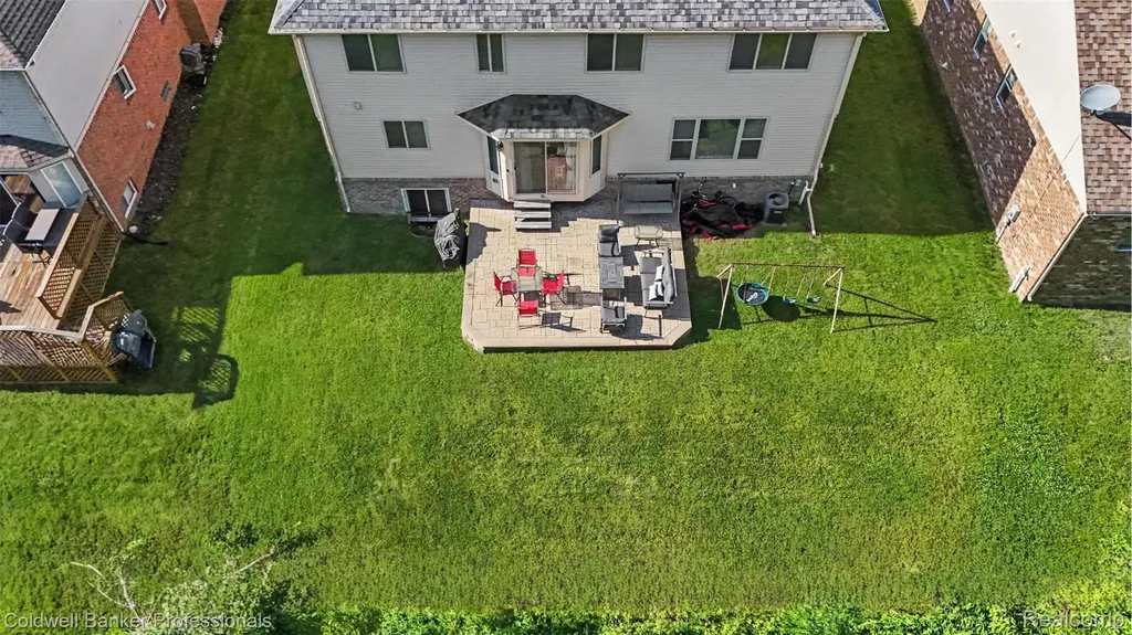 22262 Brywood Court Clinton Charter Township MI 48036