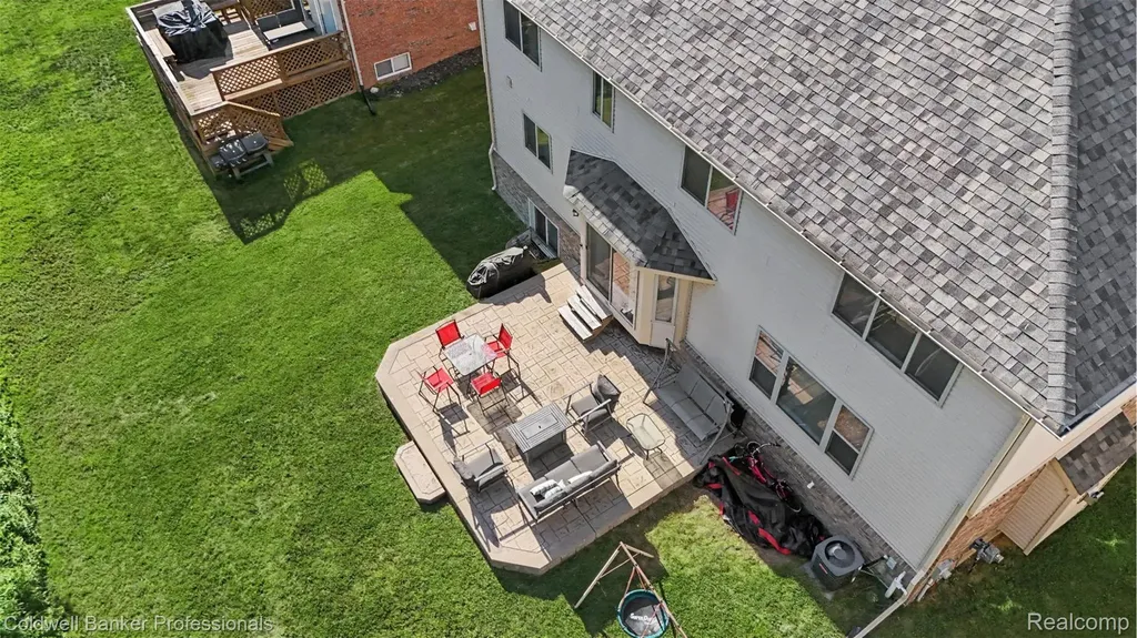 22262 Brywood Court Clinton Charter Township MI 48036