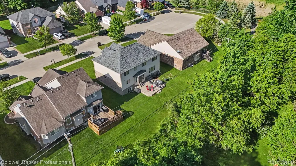 22262 Brywood Court Clinton Charter Township MI 48036