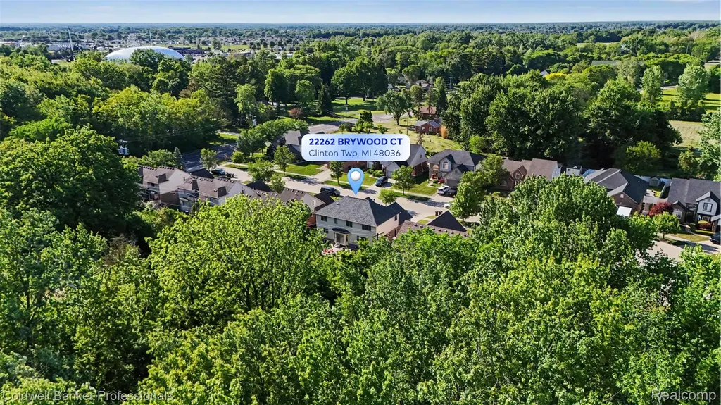 22262 Brywood Court Clinton Charter Township MI 48036