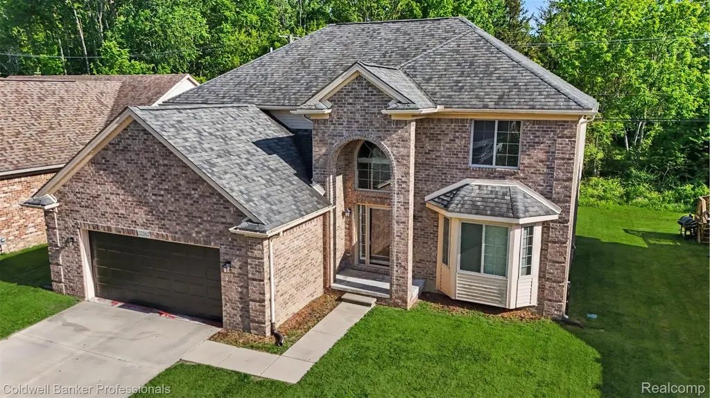 22262 Brywood Court Clinton Charter Township MI 48036
