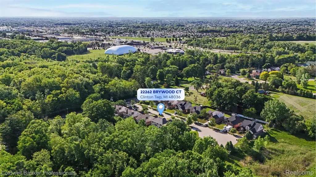 22262 Brywood Court Clinton Charter Township MI 48036