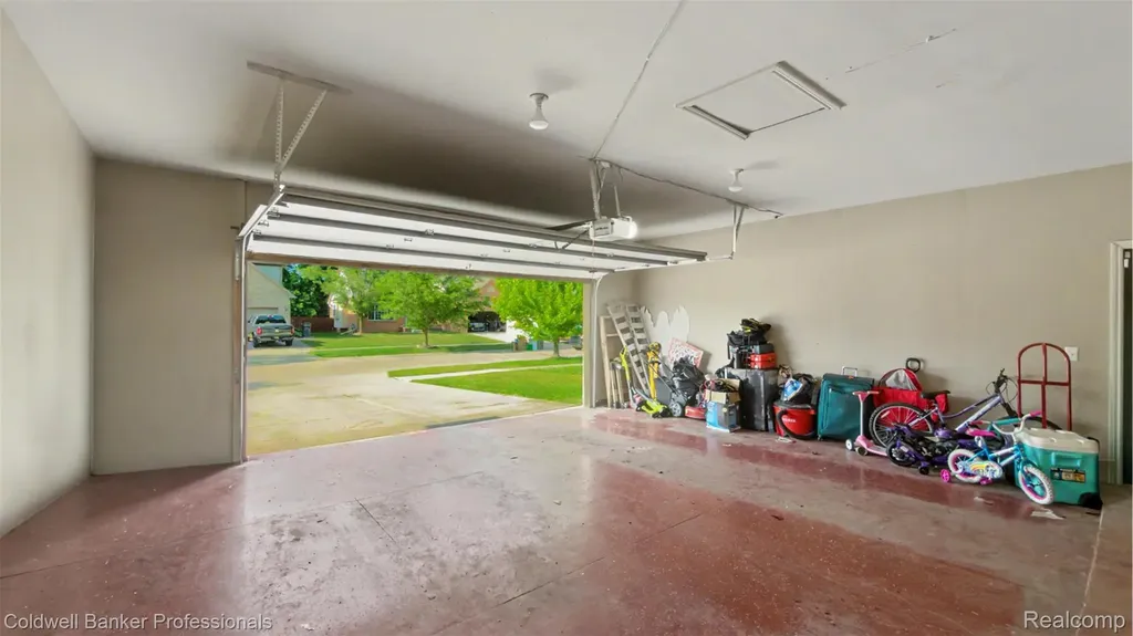 22262 Brywood Court Clinton Charter Township MI 48036