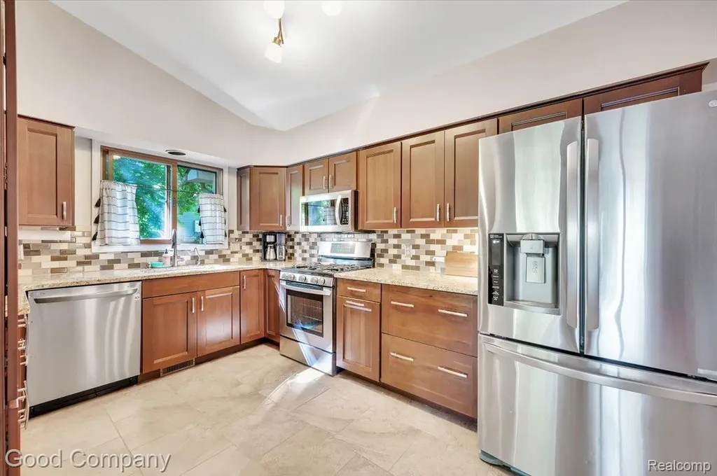 5504 Starwood Drive Commerce Charter Township MI 48382