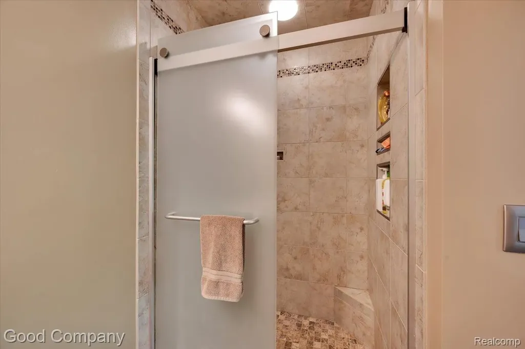 5504 Starwood Drive Commerce Charter Township MI 48382