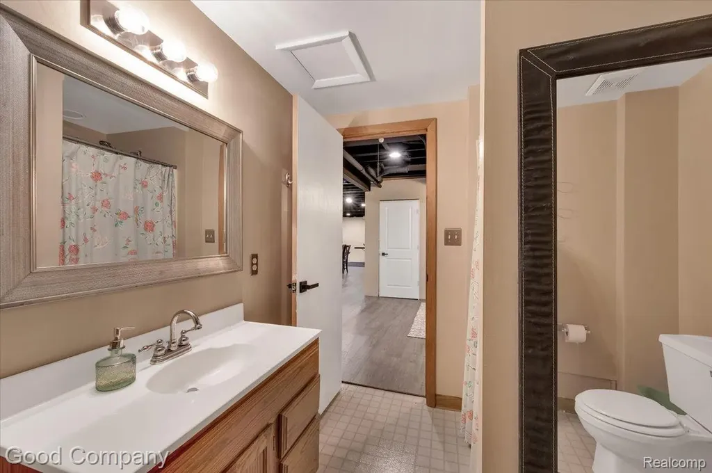 5504 Starwood Drive Commerce Charter Township MI 48382