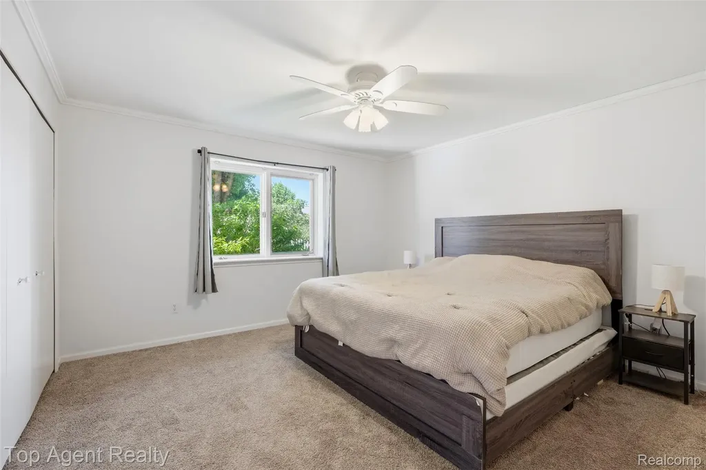 46519 Donahue Avenue Macomb Township MI 48044