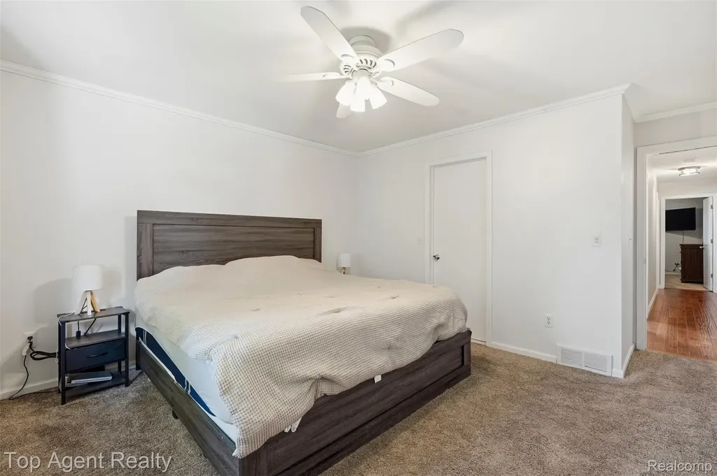 46519 Donahue Avenue Macomb Township MI 48044