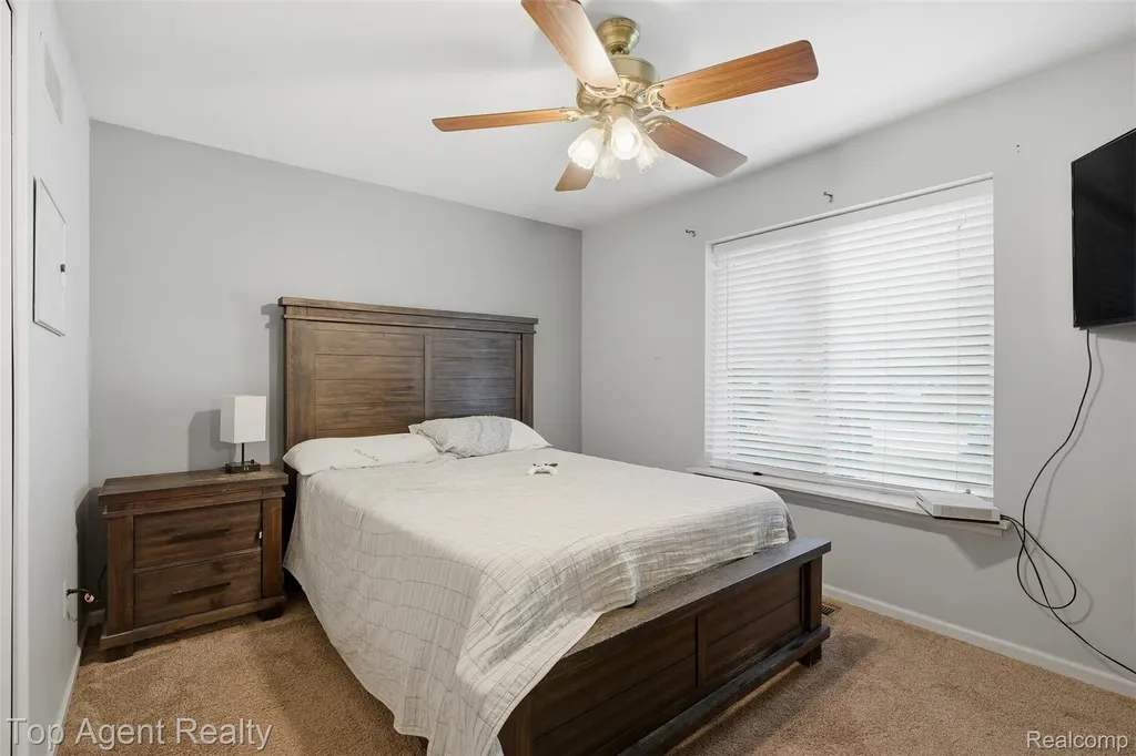 46519 Donahue Avenue Macomb Township MI 48044