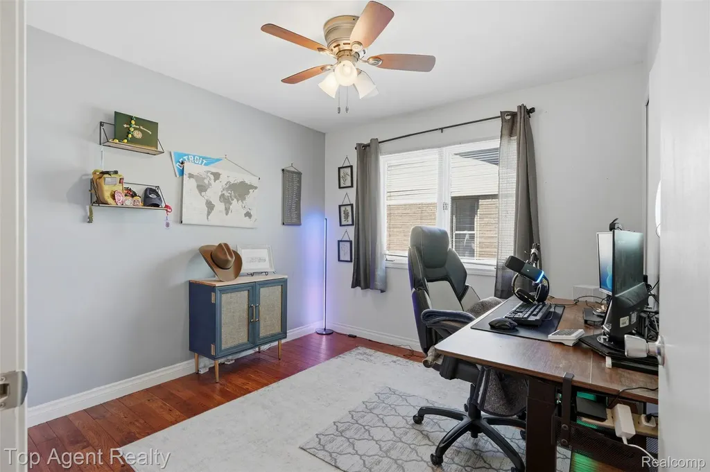 46519 Donahue Avenue Macomb Township MI 48044