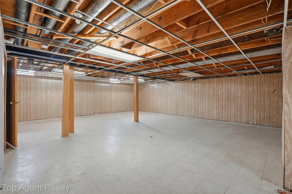 46519 Donahue Avenue Macomb Township MI 48044
