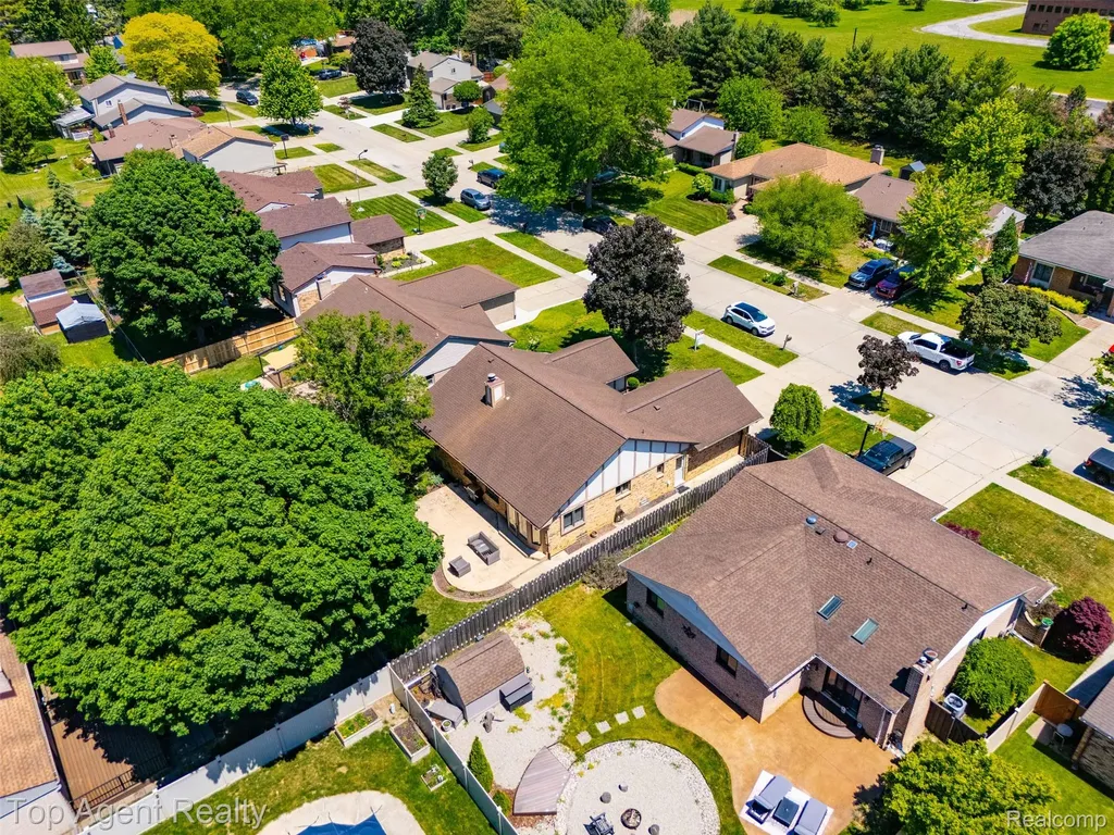46519 Donahue Avenue Macomb Township MI 48044