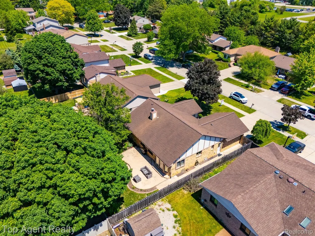 46519 Donahue Avenue Macomb Township MI 48044