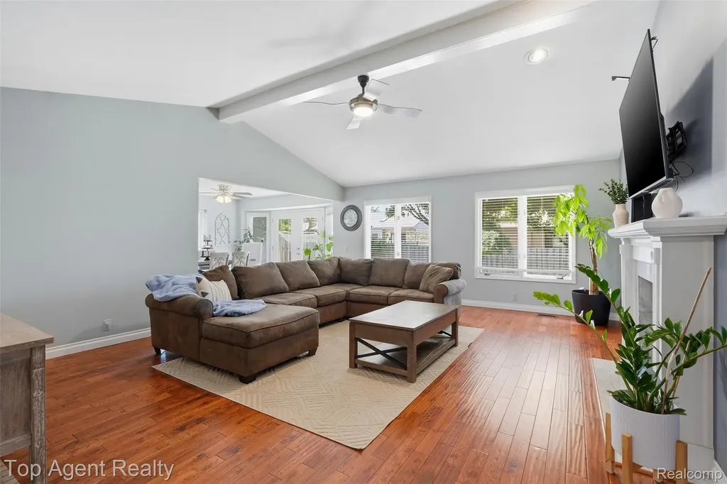 46519 Donahue Avenue Macomb Township MI 48044