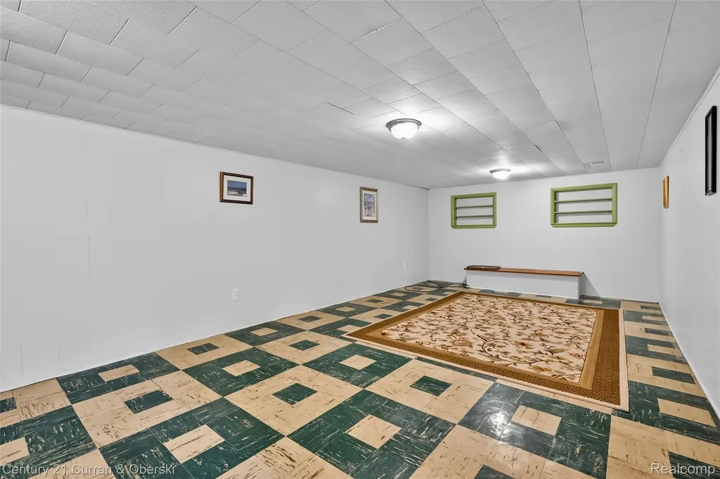 8224 N Evangeline Street Dearborn Heights City MI 48127