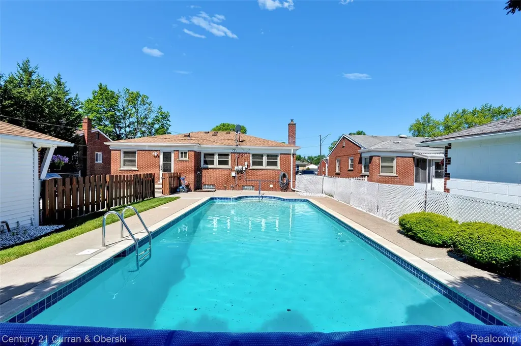 8224 N Evangeline Street Dearborn Heights City MI 48127
