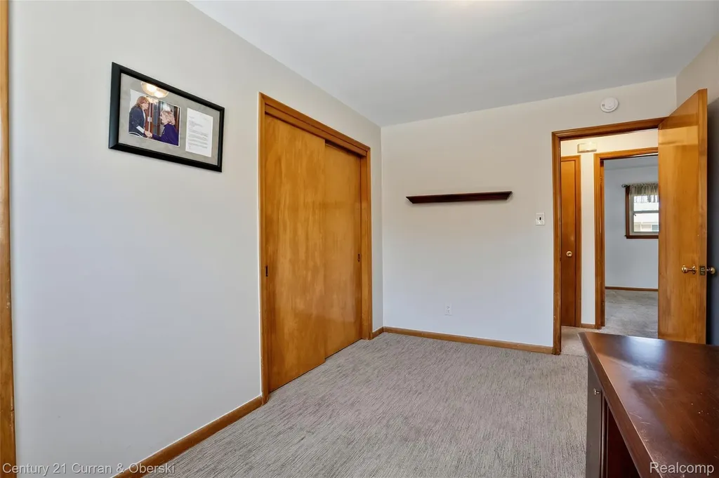 8224 N Evangeline Street Dearborn Heights City MI 48127