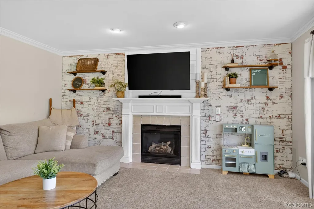 9191 Judd Road Handy Township MI 48836