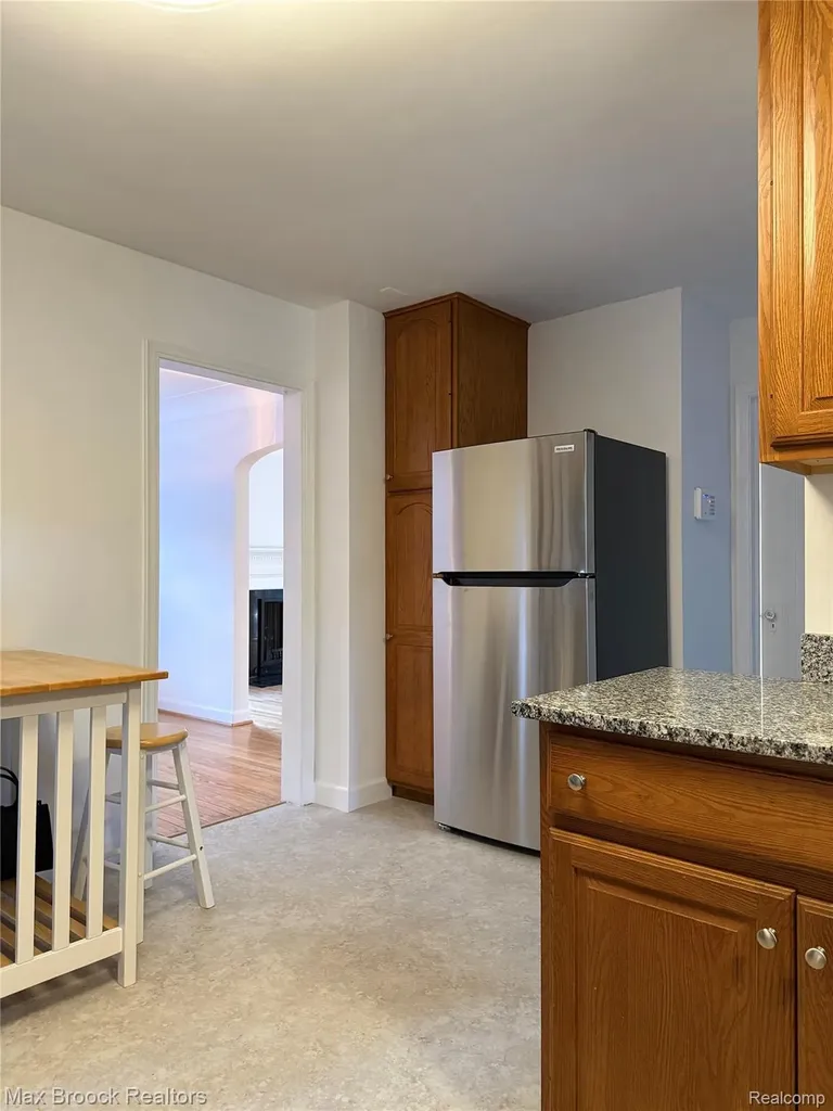 14 Fairwood Boulevard Pleasant Ridge City MI 48069