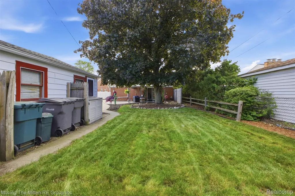 3327 Syracuse Street Dearborn City MI 48124