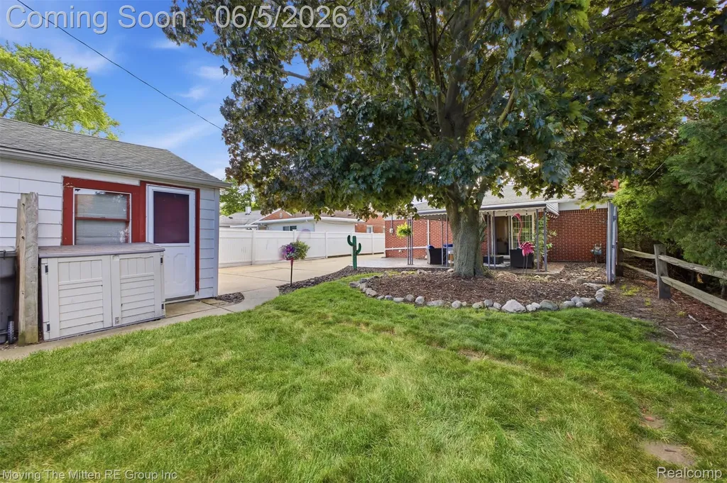 3327 Syracuse Street Dearborn City MI 48124
