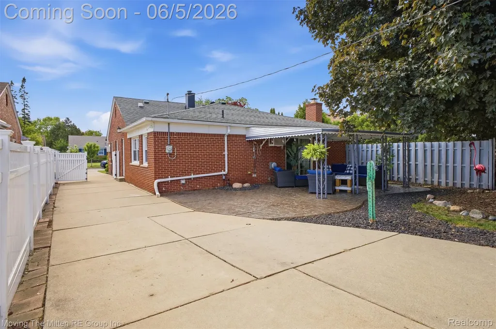 3327 Syracuse Street Dearborn City MI 48124