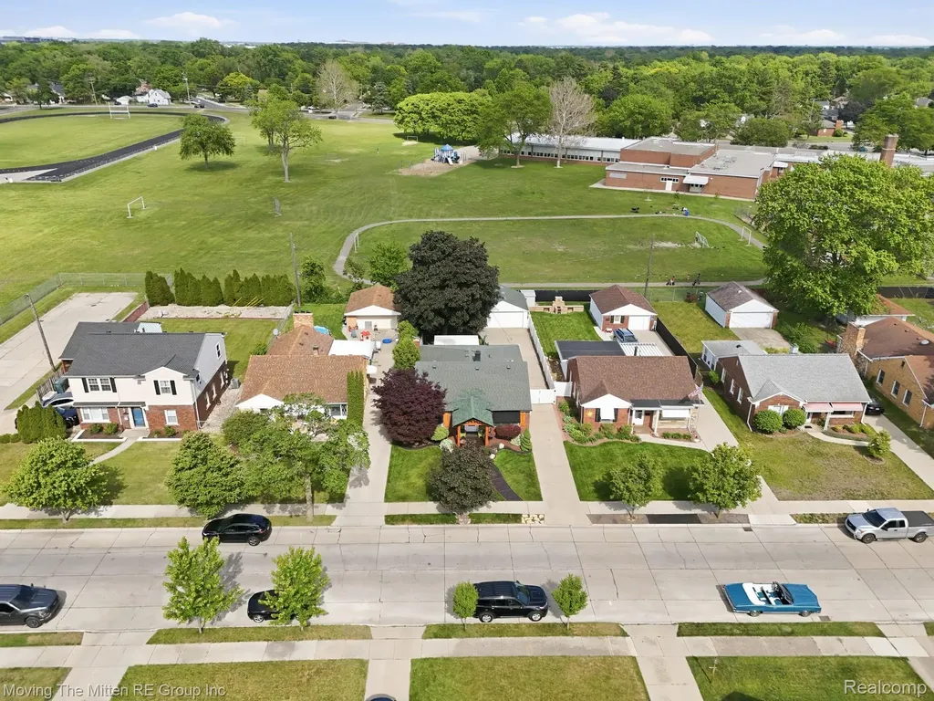 3327 Syracuse Street Dearborn City MI 48124