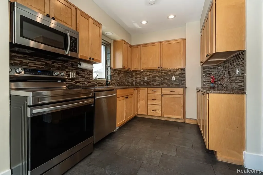 22612 Arcadia Street St. Clair Shores City MI 48082