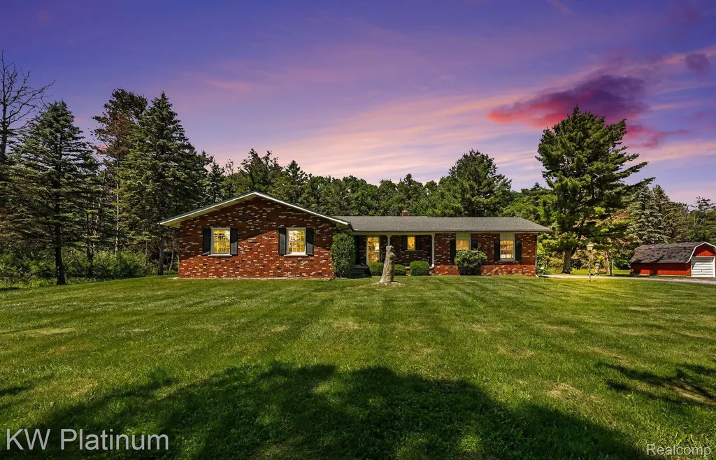 9474 Bartel Road Columbus Township MI 48063