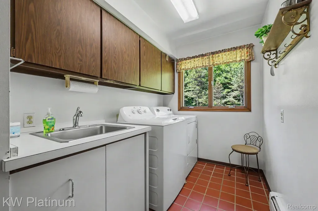 9474 Bartel Road Columbus Township MI 48063