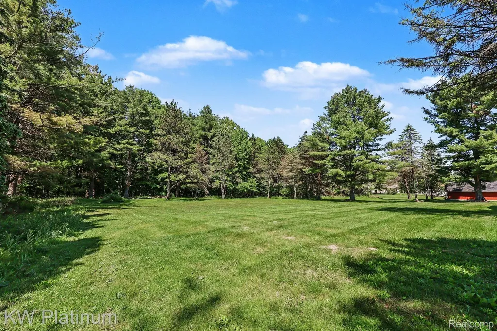 9474 Bartel Road Columbus Township MI 48063