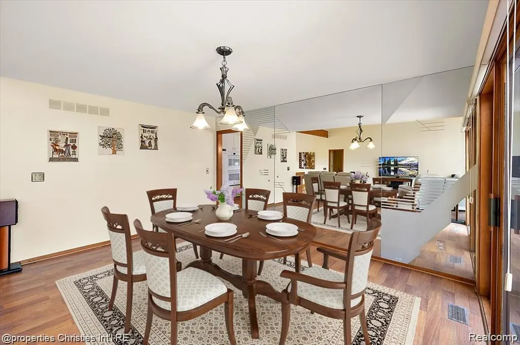 4566 Walden Drive Bloomfield Hills City MI 48301